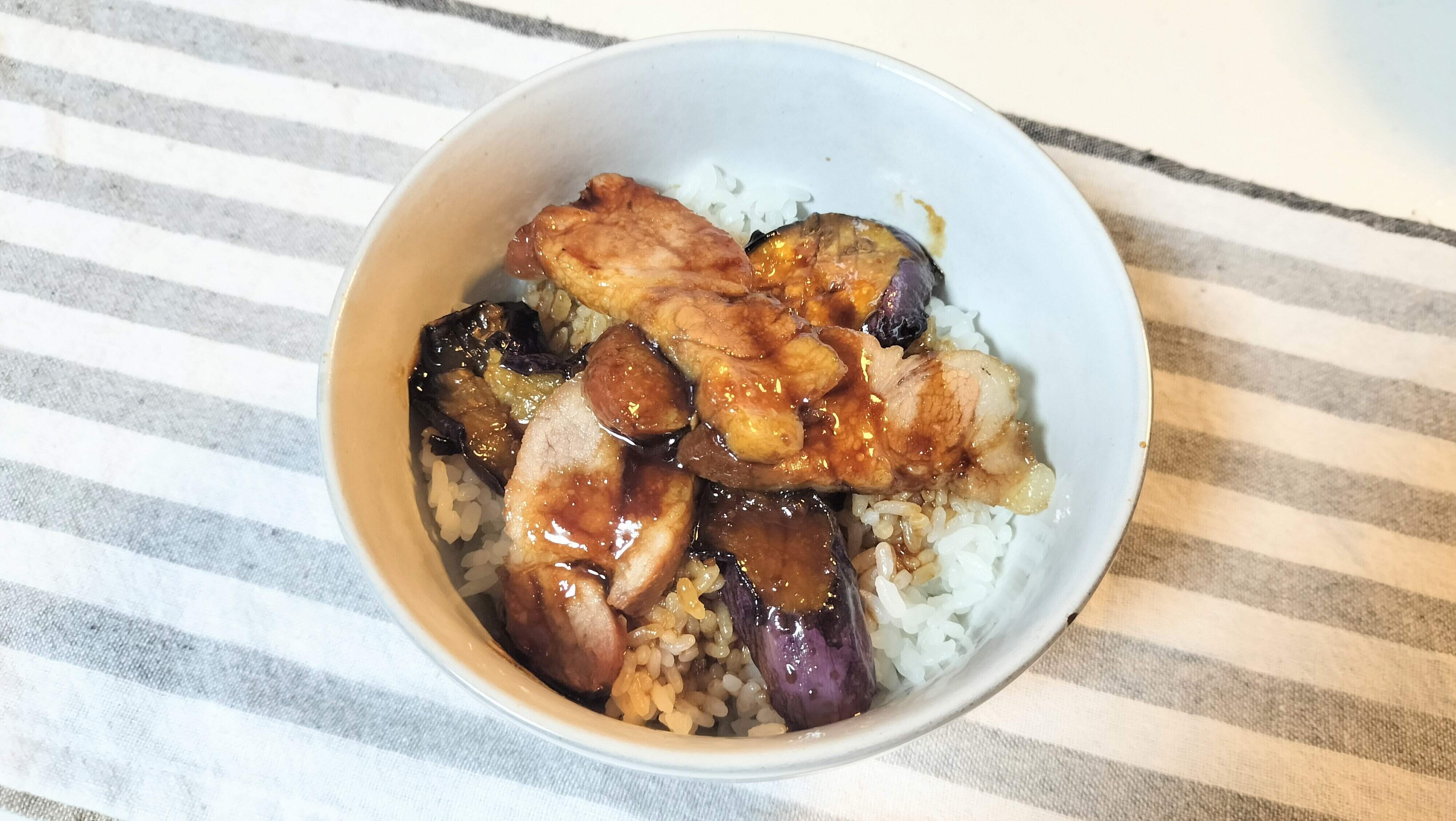 焼豚と茄子の蒲焼丼