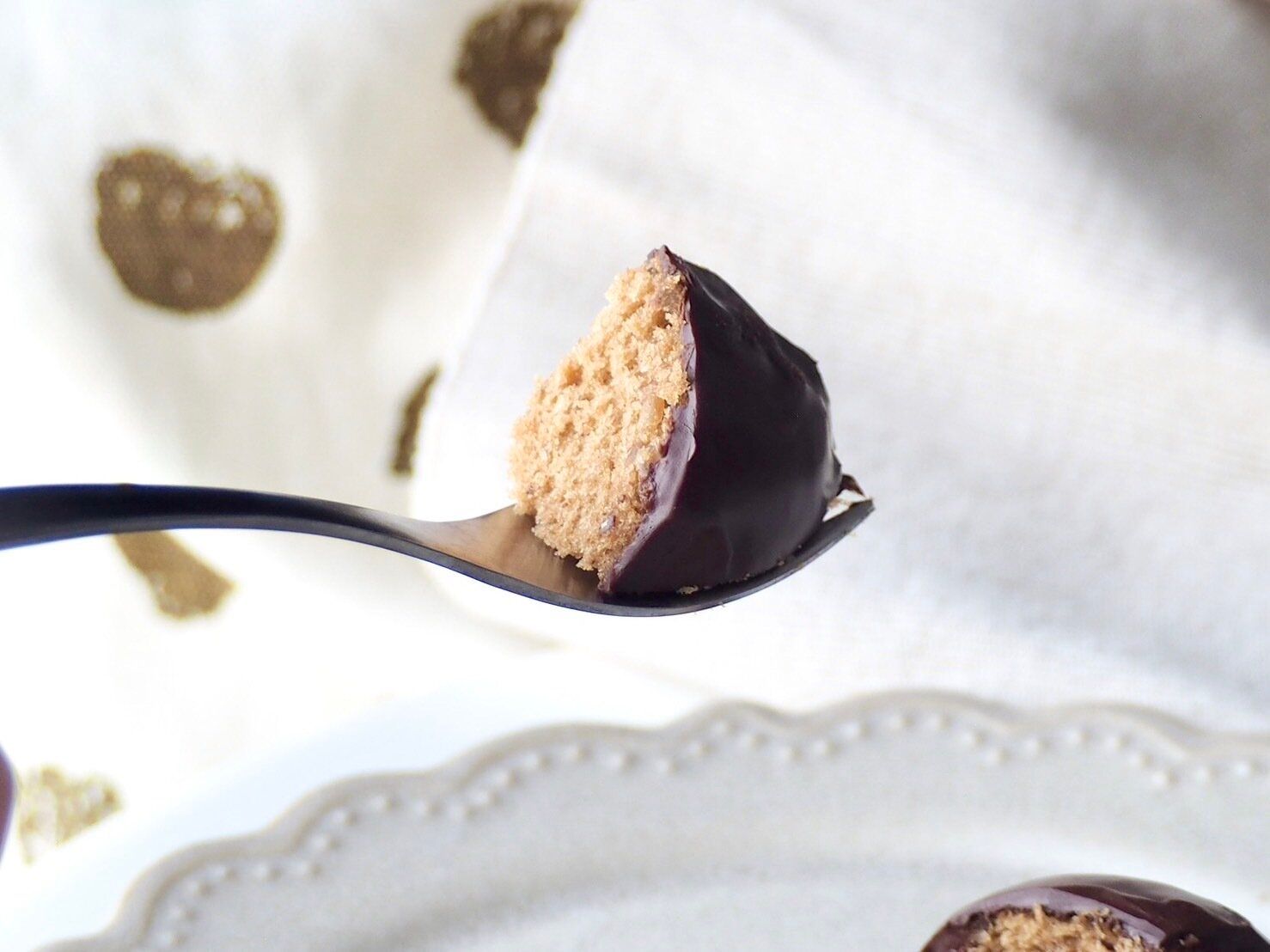 シャトレーゼ「ショコラケーキ イタリア栗」断面写真