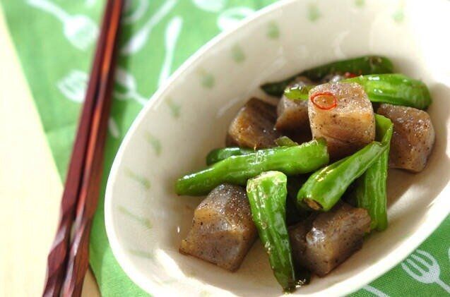 シシトウとコンニャクの炒め物