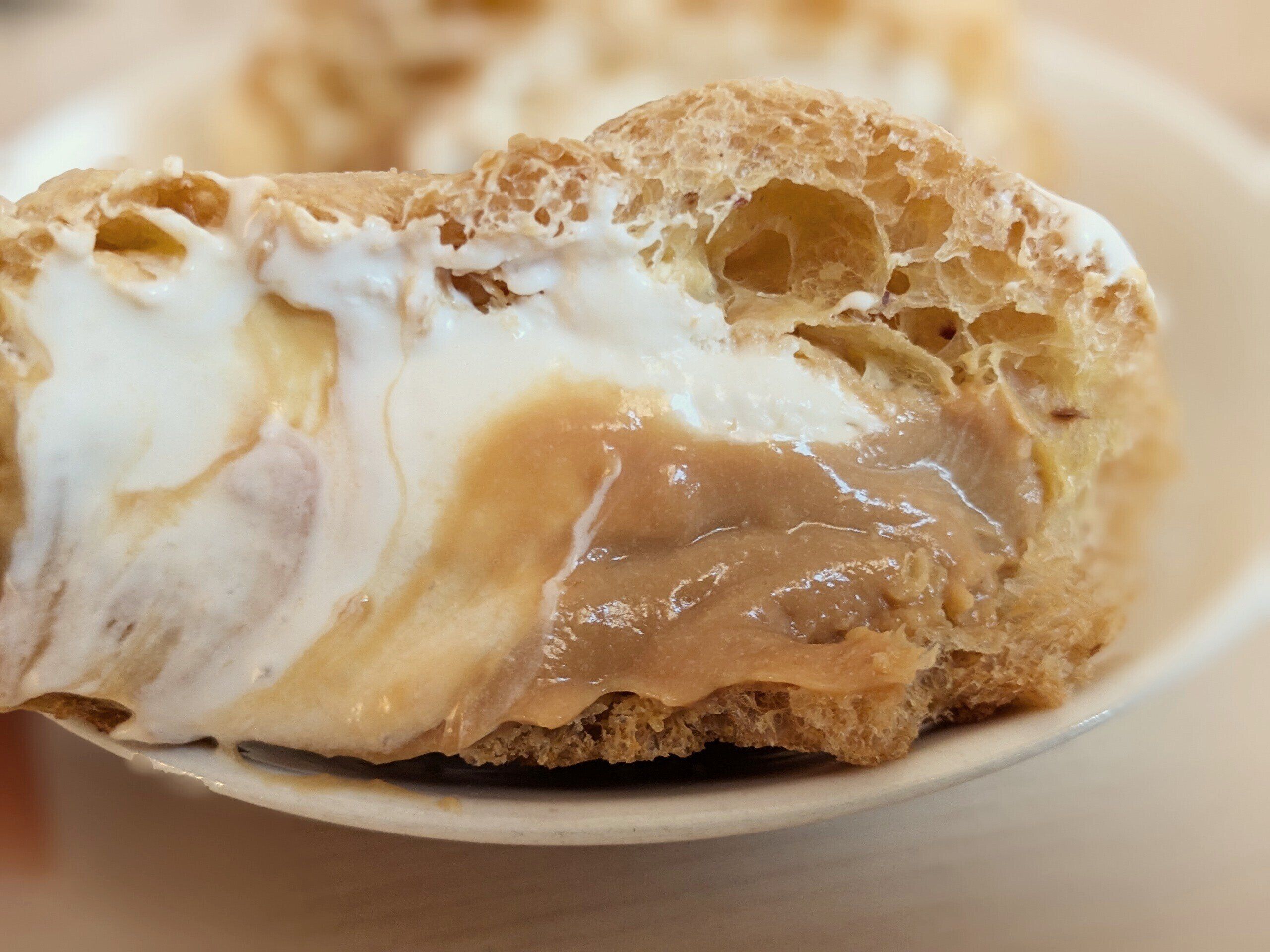 シャトレーゼ ダブルシュークリーム 生キャラメル