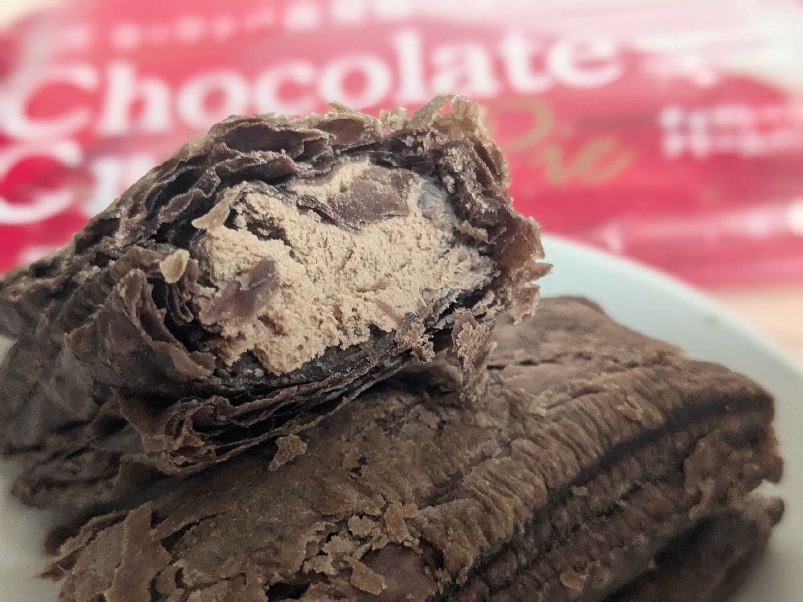 シャトレーゼ「ヨーロッパ産発酵バター使用 チョコレートクリームパイ」