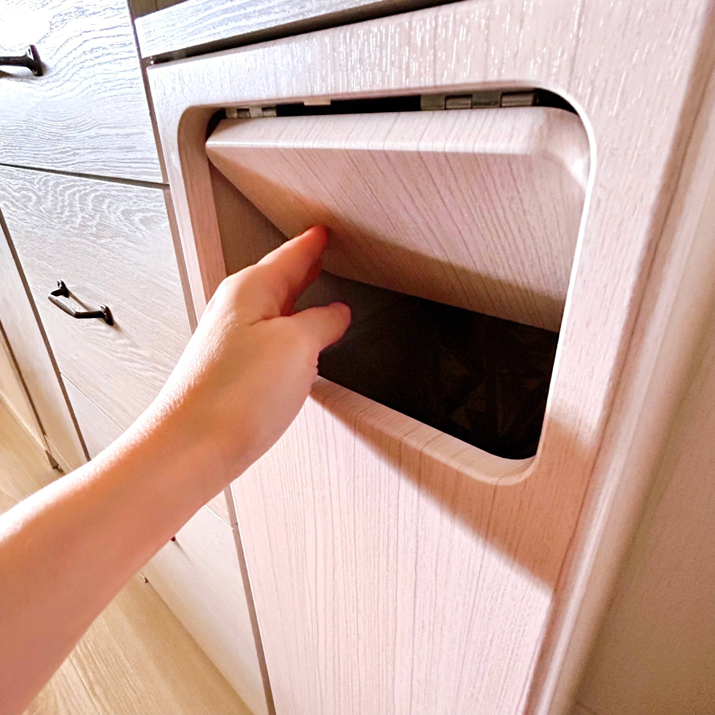 プッシュとびらで捨てるのが簡単