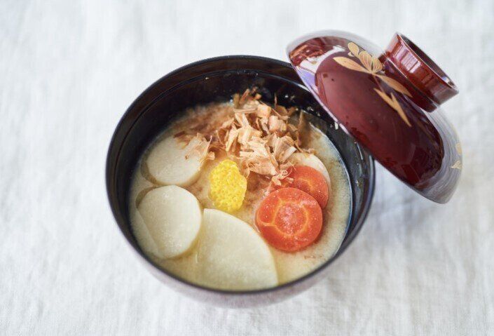 お雑煮(白みそ仕立て関西風)