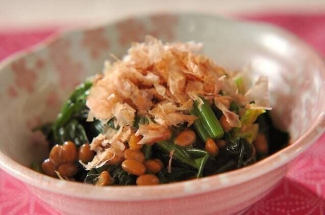 かつお節入りホウレン草の納豆和え