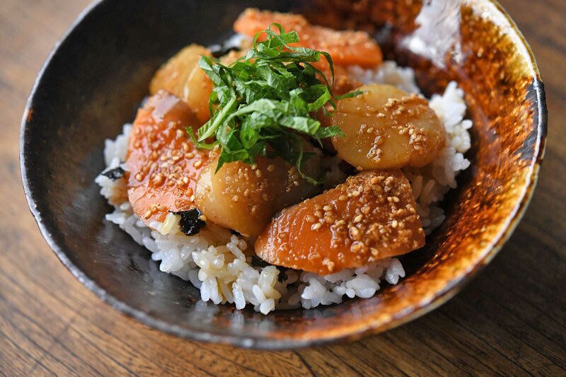 サーモンとホタテの漬け丼のレシピ/作り方