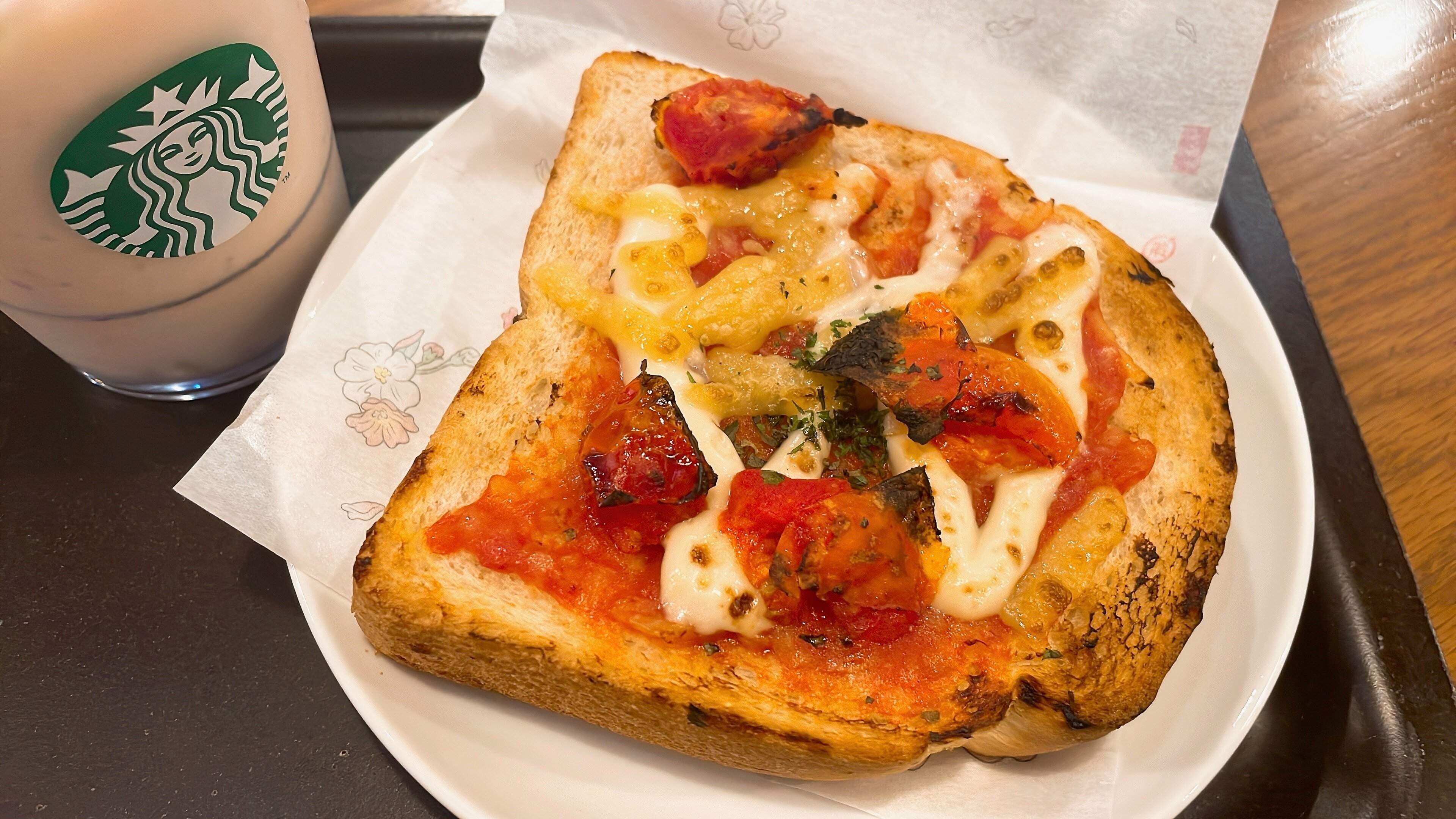 セミドライトマトのピザトースト