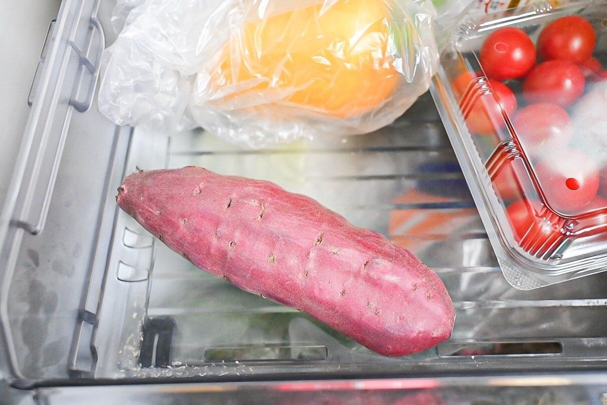 冷蔵庫に入ったさつまいも