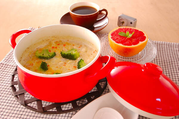 野菜とチキンで栄養たっぷり!オートミールのミルク粥