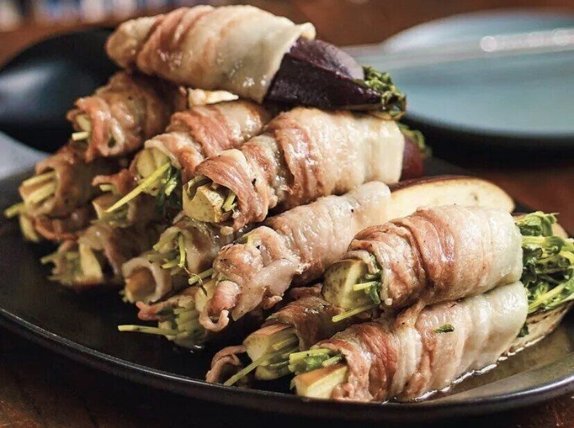 なすと豆苗の肉巻きねぎラー油だれ