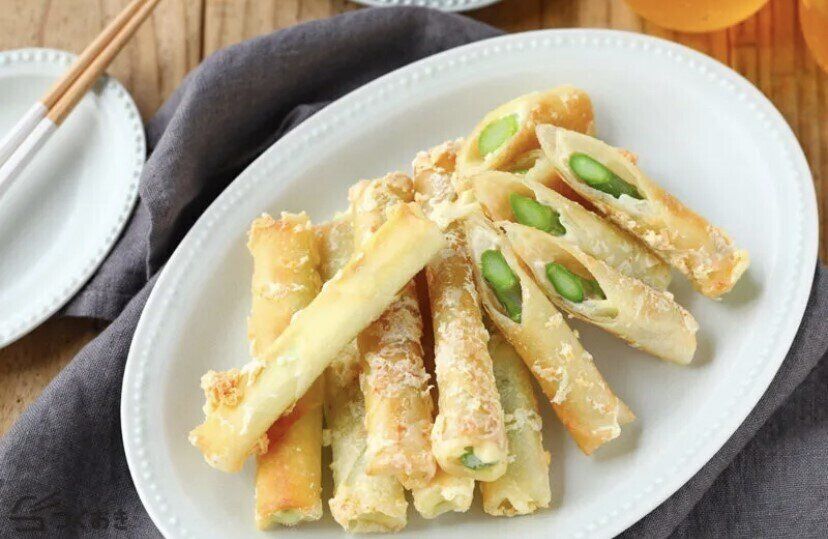 アスパラとチーズのスティック春巻き