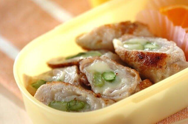 豚肉のアスパラチーズ巻き