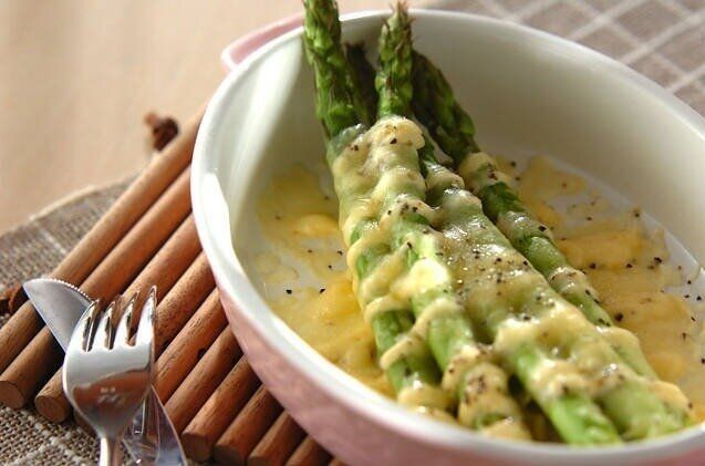 アスパラのチーズ焼き