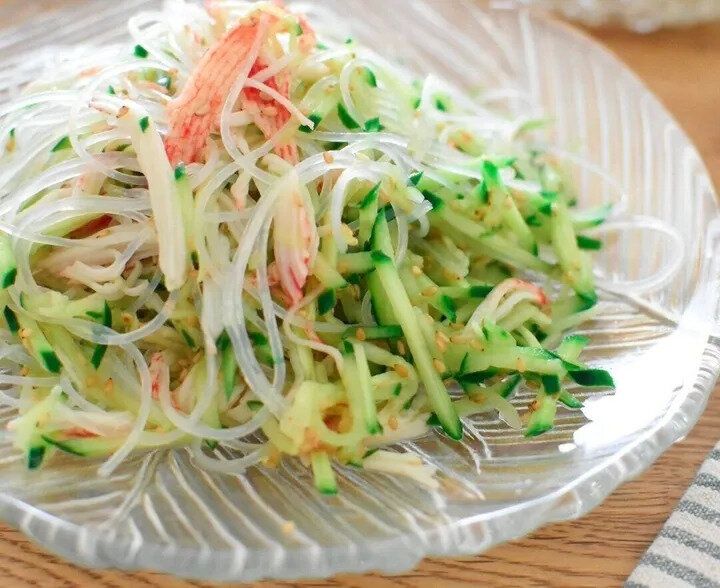 きゅうりとカニカマのサラダ