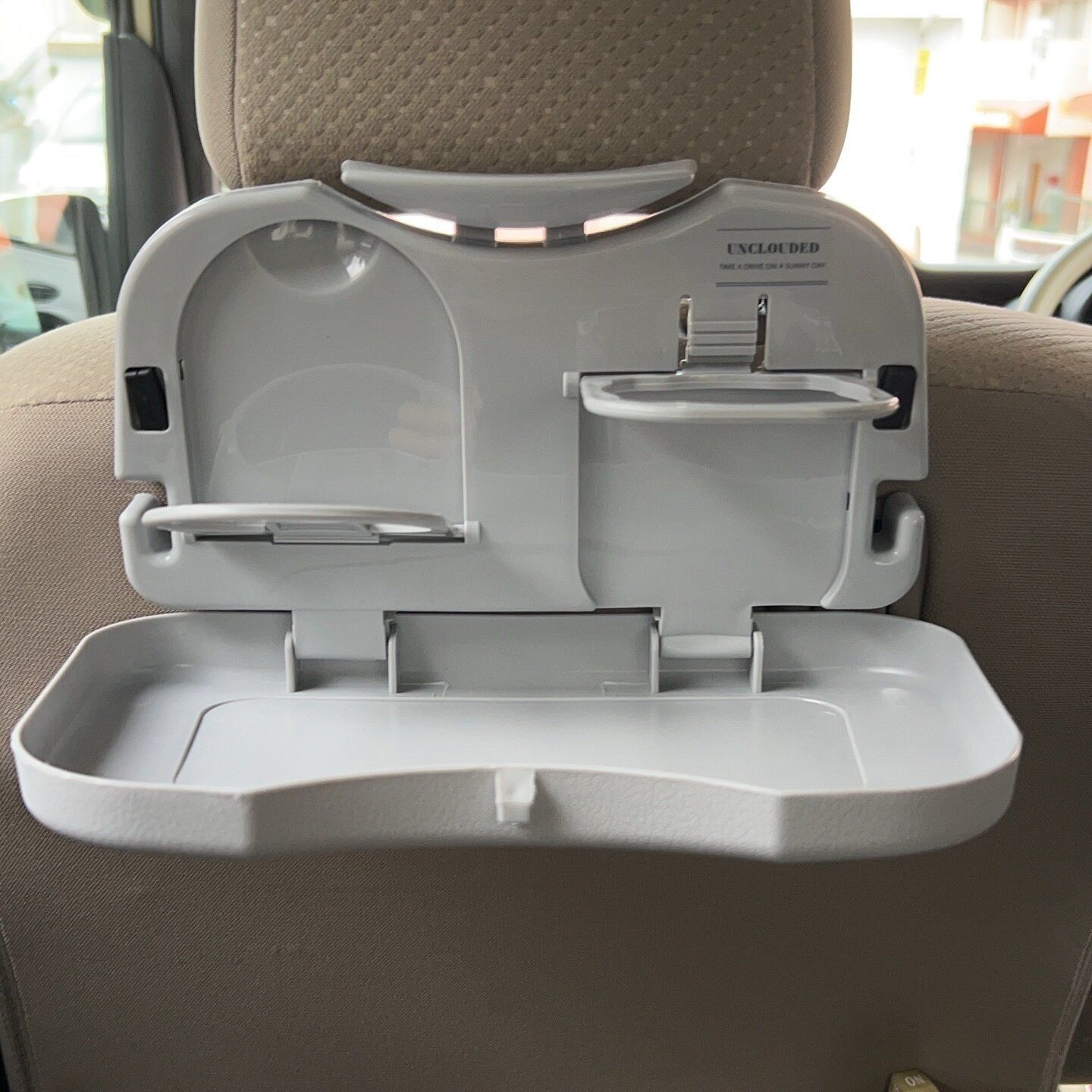 車内のドリンク置き場に！「CARドリンクホルダー」