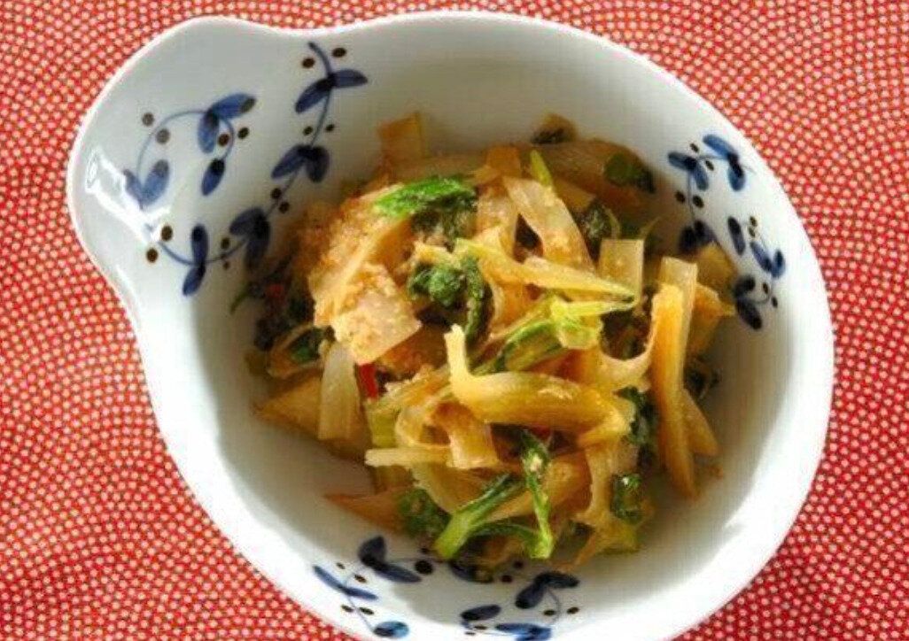 ゴマたっぷりセロリのきんぴら