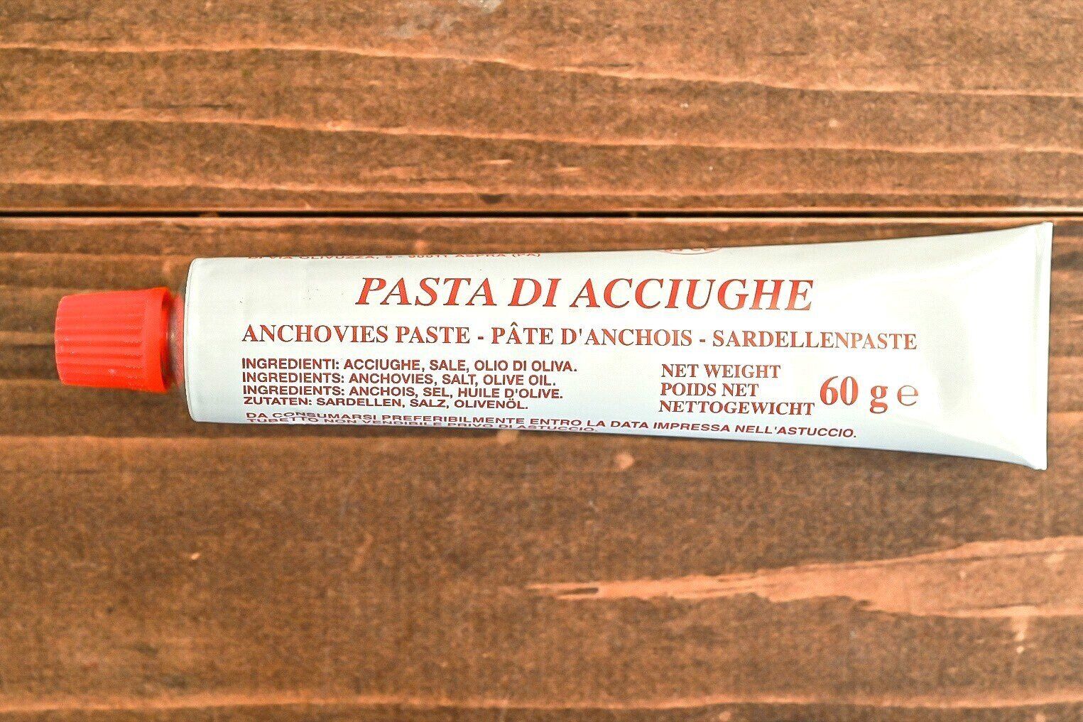 チューブに入ったアンチョビ