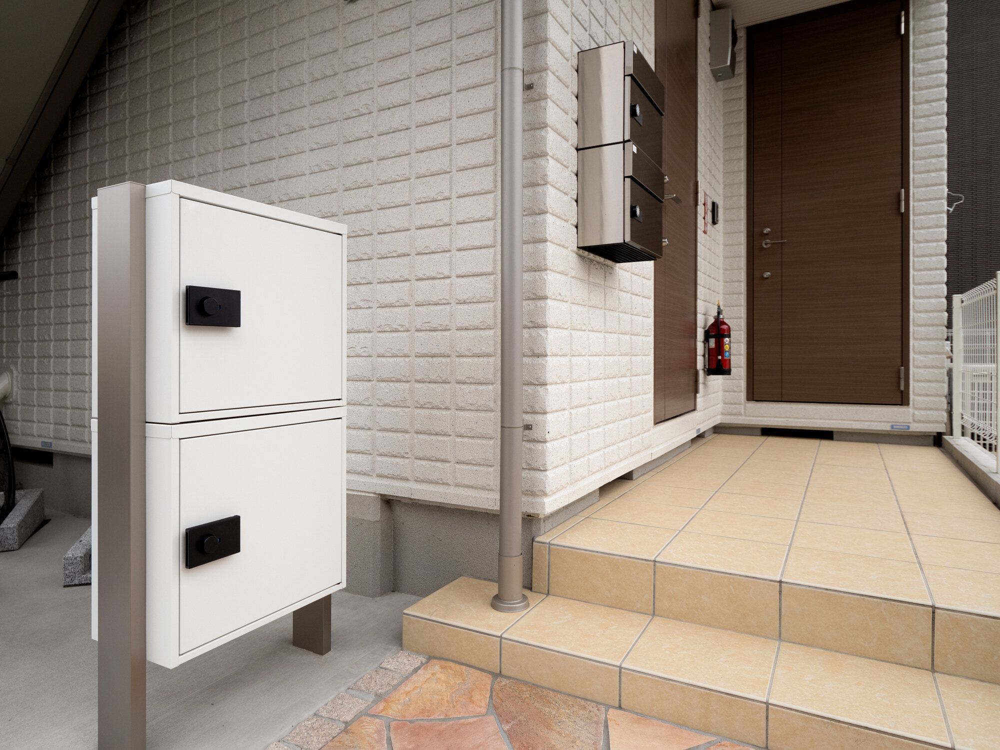 アパートに設置された宅配ボックス