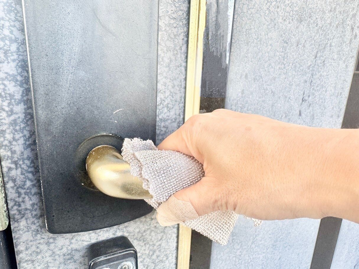 ドアや郵便受けなどもついでに掃除