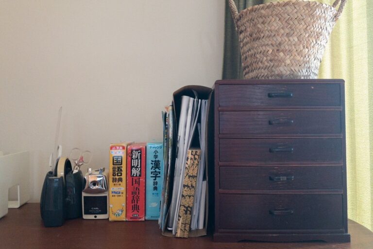 【家族がみんな使いやすい】リビングの文具収納を見直そう