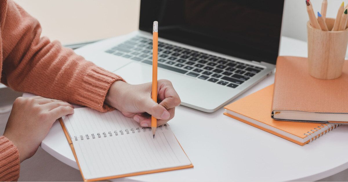 SNS　スレッズ　＠