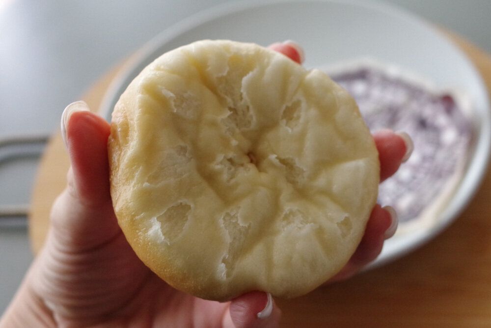 【ファミマ】食べる価値あり!進化系中華まん「こんがりビストロまんビーフシチュー」が絶品でした