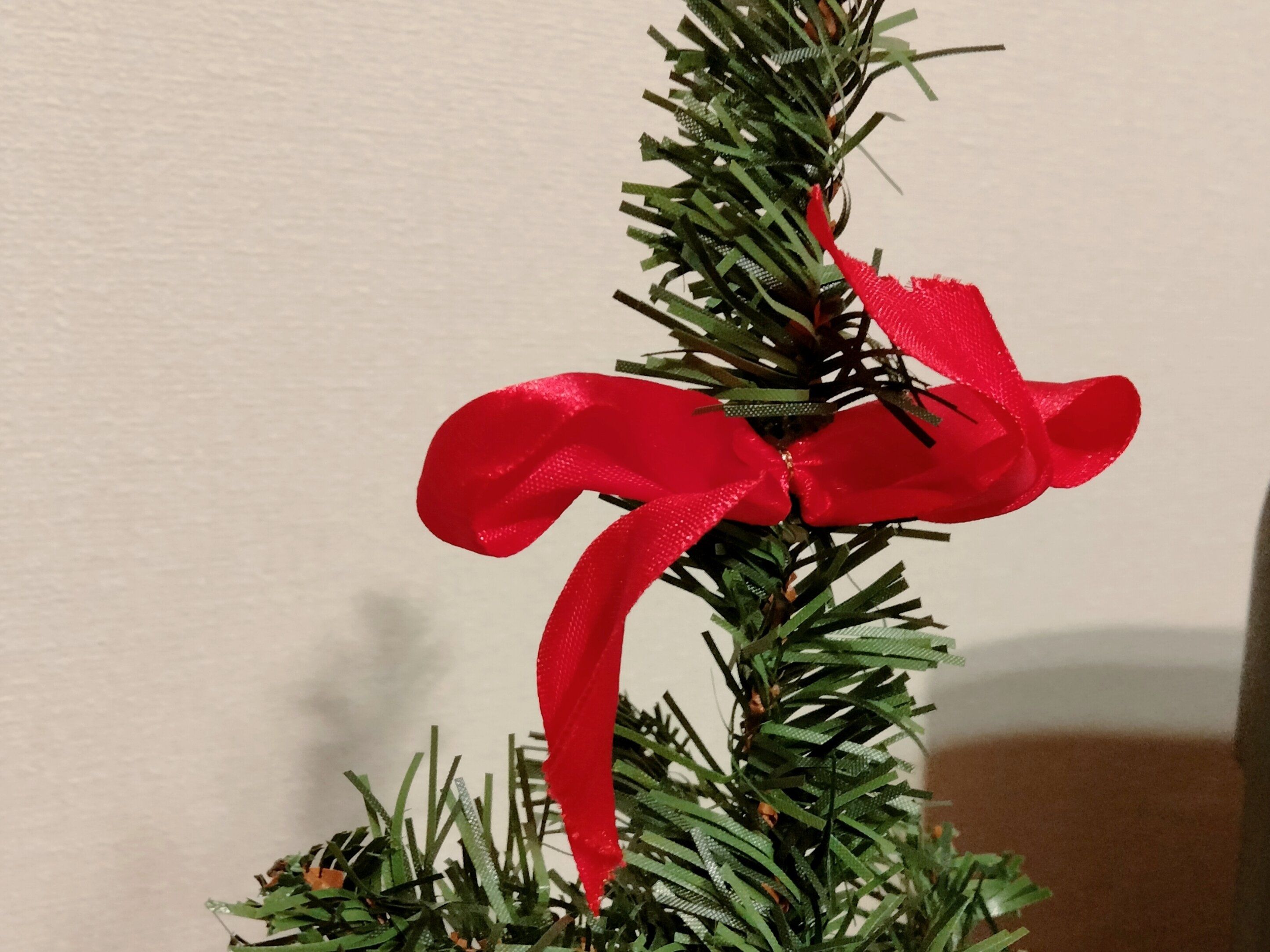 歪んだツリーのリボン