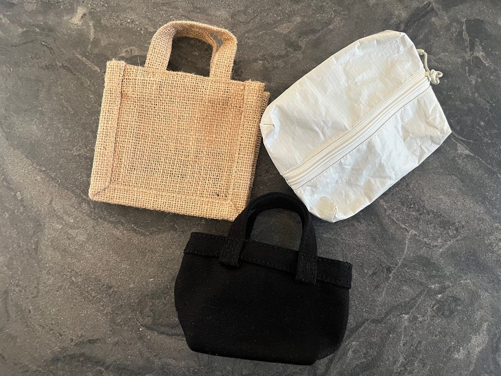 【無印良品】これは、売り切れ必至!?ジュートバッグやトートバッグなどの定番バッグがそのままの形でミニサイズになっちゃった！