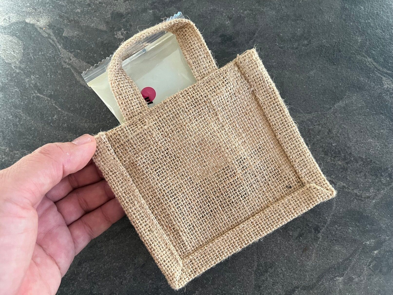 【無印良品】これは、売り切れ必至!?ジュートバッグやトートバッグなどの定番バッグがそのままの形でミニサイズになっちゃった！