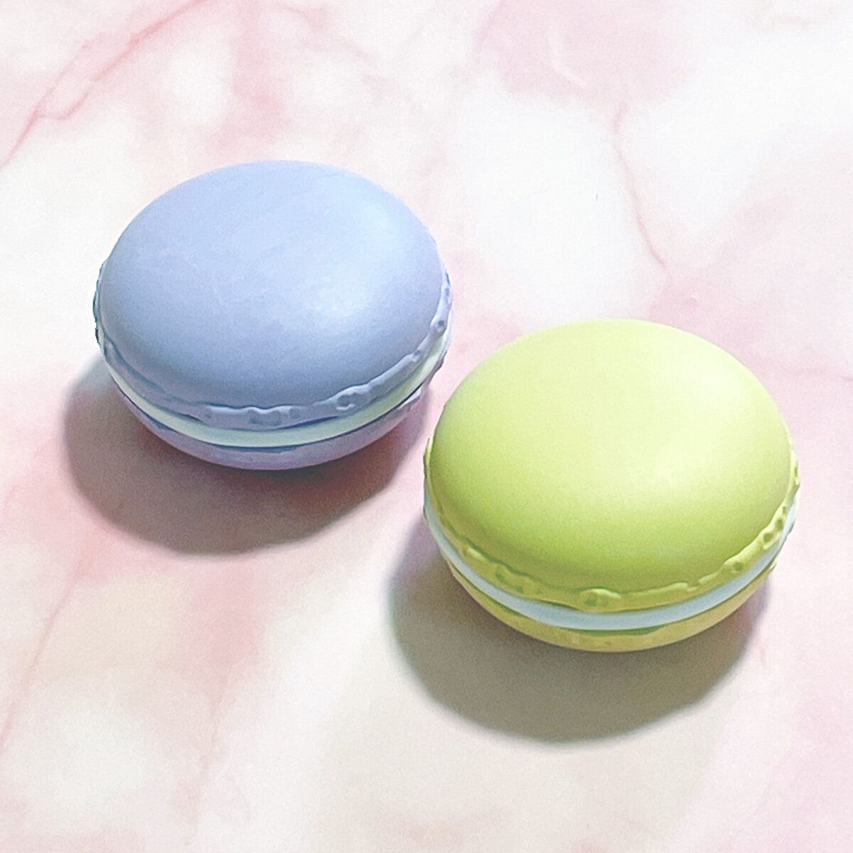 キャンドゥの文具売り場で発見!かわいすぎるマカロンは見た目と実用性を兼ね備えたデスクアイテム