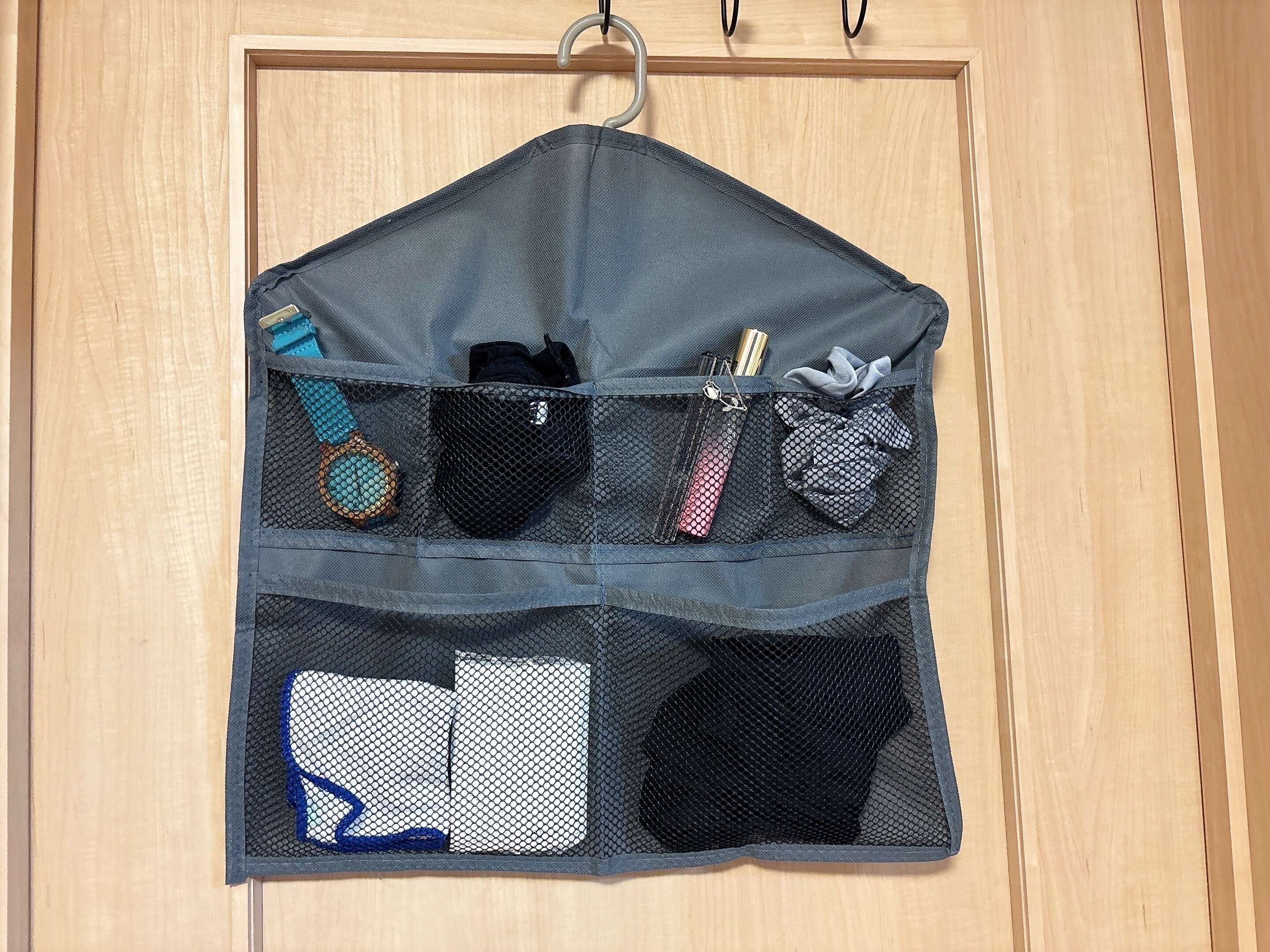 セリアハンガーに付けれる小物収納