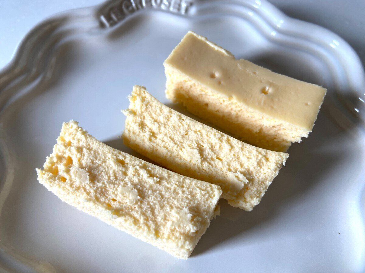 ニューヨークチーズケーキカット