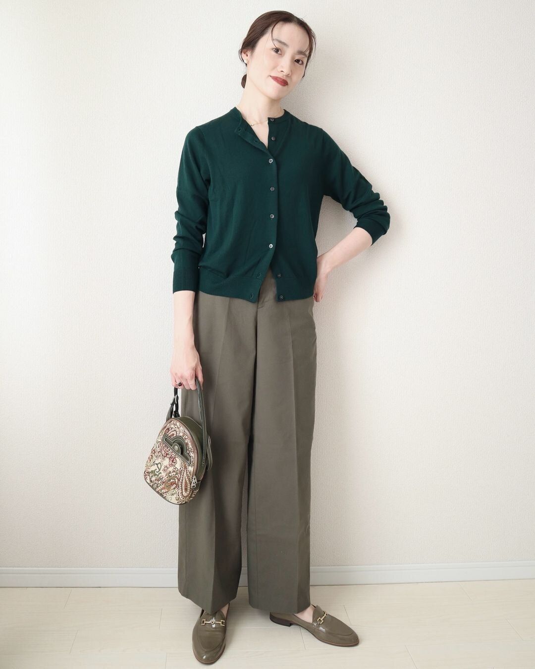 【ユニクロ】シンプルで着回しがきく！大人が毎日着たい「ニット」特集