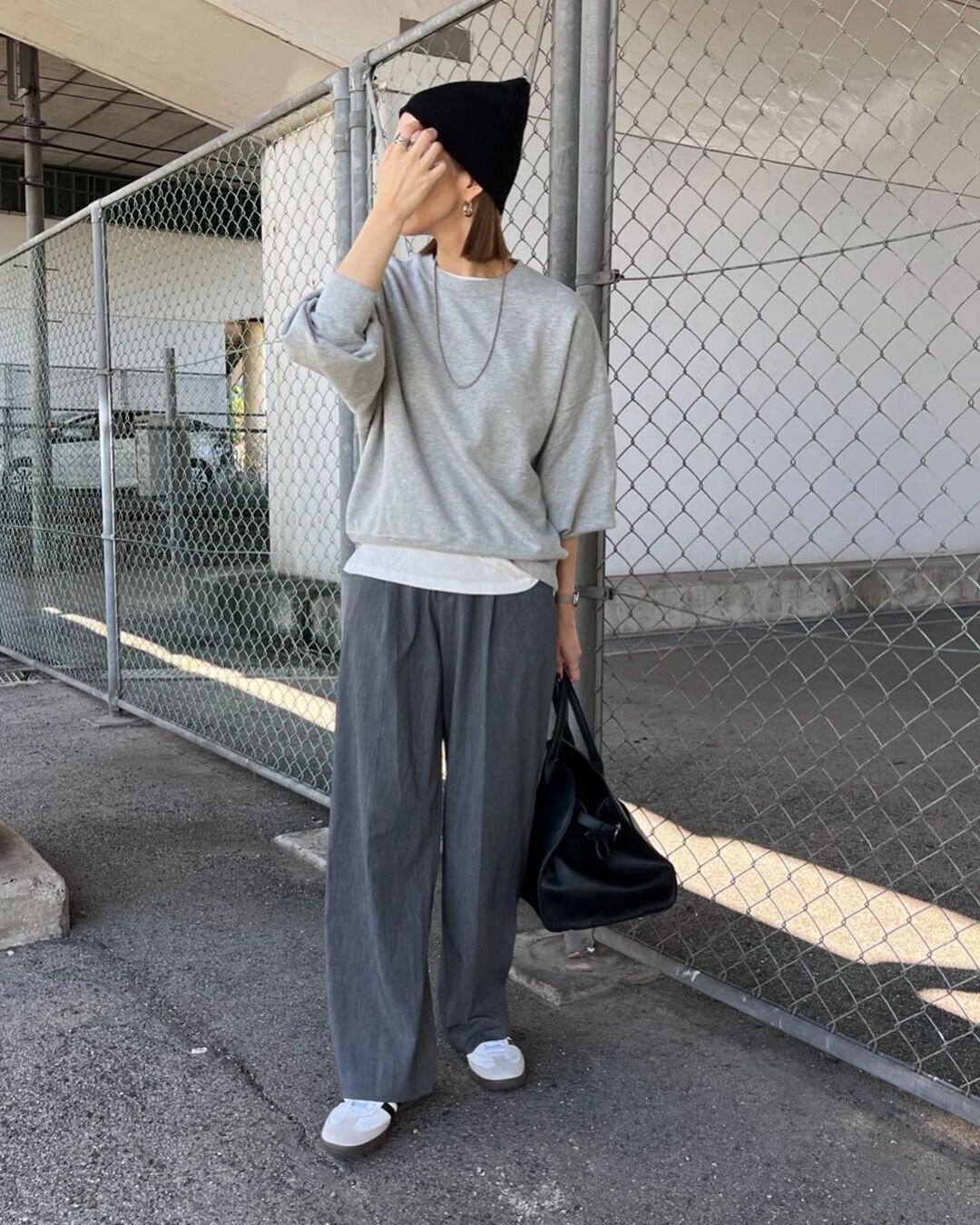 【ユニクロ】着回しバッチリ！「スウェットシャツ」で叶える秋コーデ
