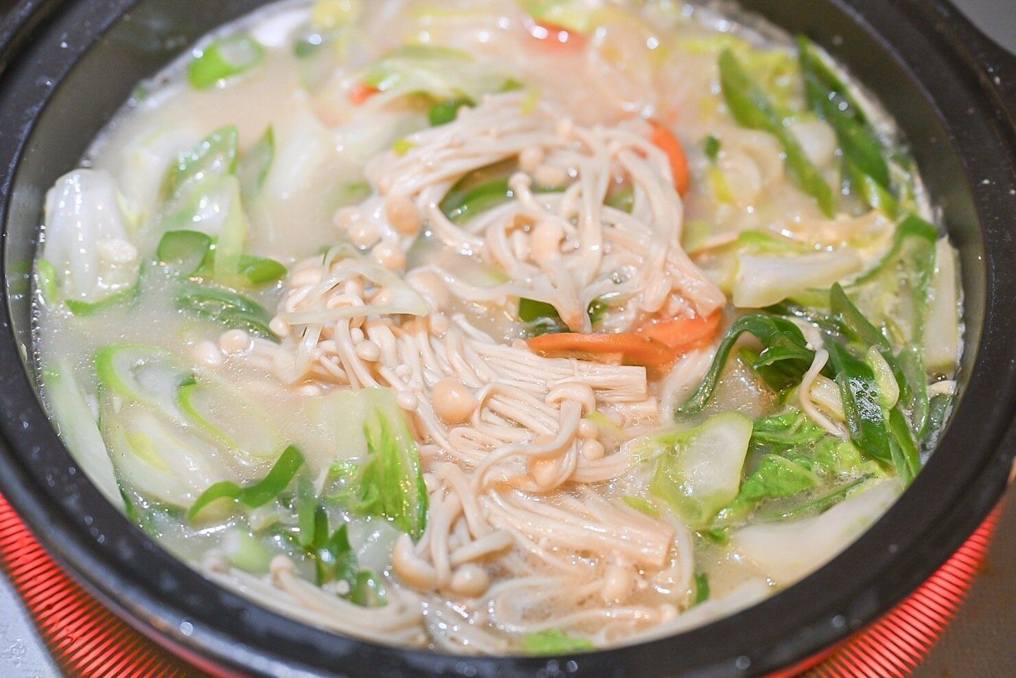 ニラを入れる前の鍋