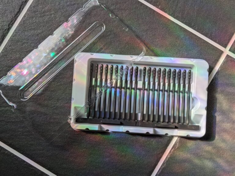 【ワッツ】耳そうじ革命！“くっつける粘着式が画期的“老若男女にうれしい耳かき