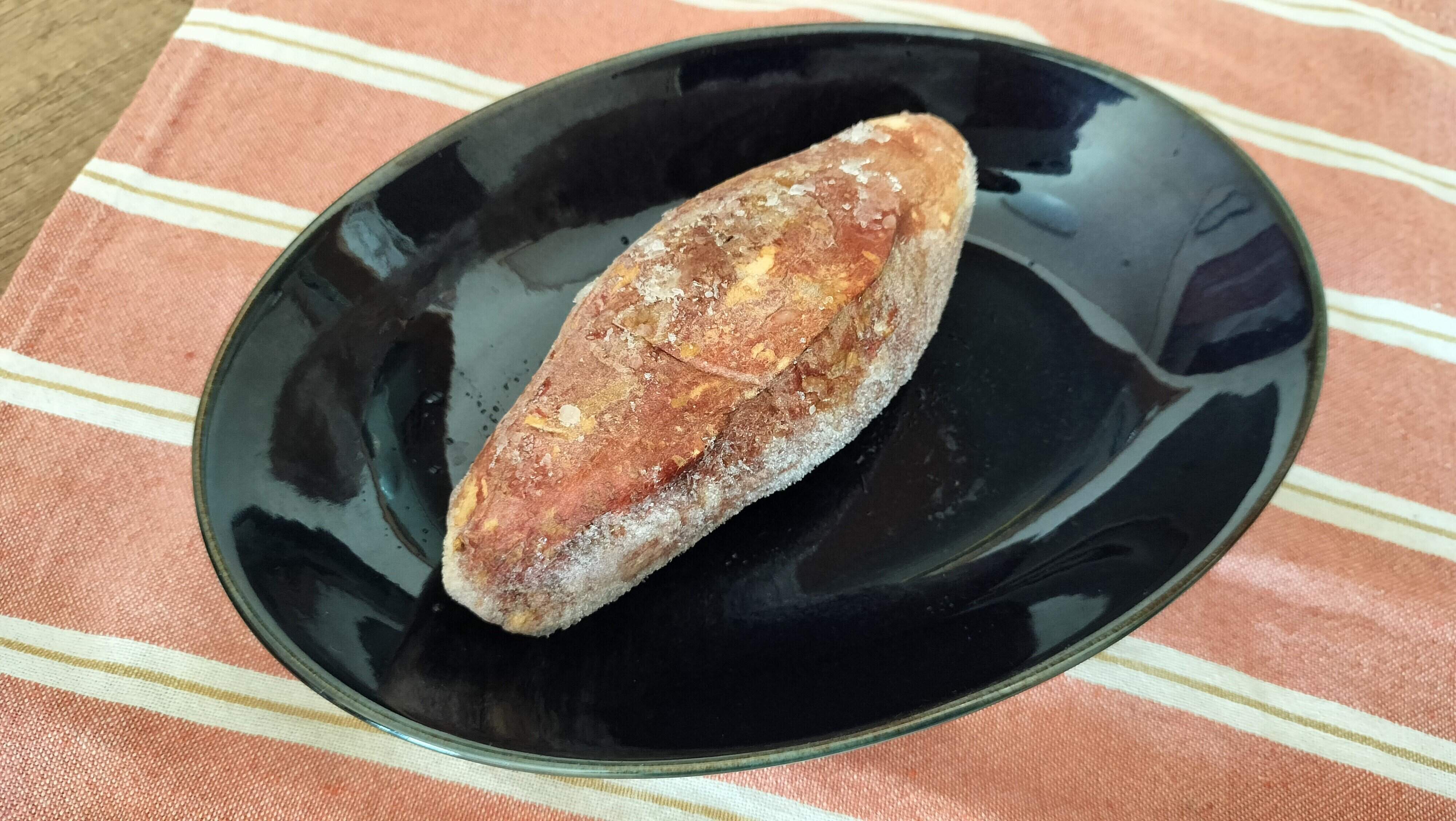 丸ごと冷凍された焼き芋