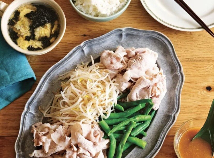 ゆで豚ともやしの辛子酢みそ