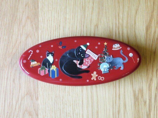 「クリスマス ネコ　オーバル缶」（税込453円）