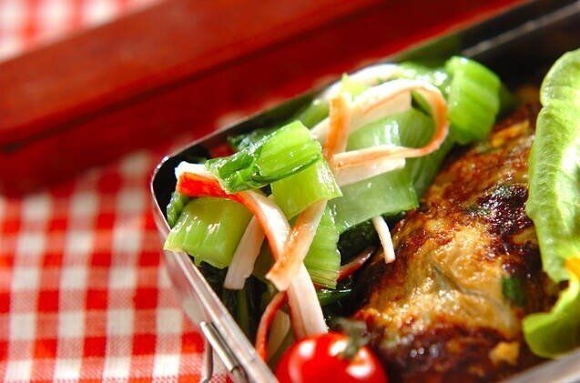 チンゲンサイとカニカマのナムル