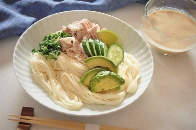 アボカド入り豚しゃぶのクルミだれ素麺