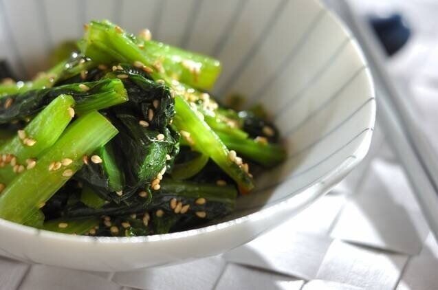 子どもにも人気!ごま油香る小松菜のナムル