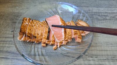 業務スーパー 炙りアトランティックサーモン 切った