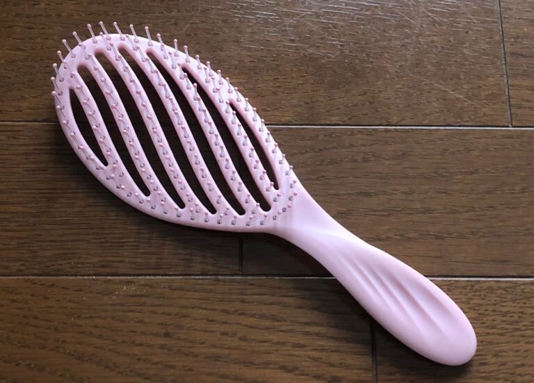 【イルーシー300】髪を乾かすときの救世主！「ウェットブラシ」意外な感動ポイントとは？