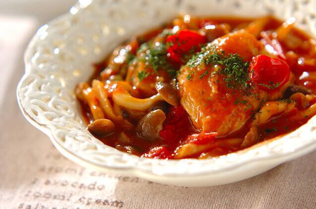 マンネリ防止に！鶏もも肉としめじのケチャップ煮