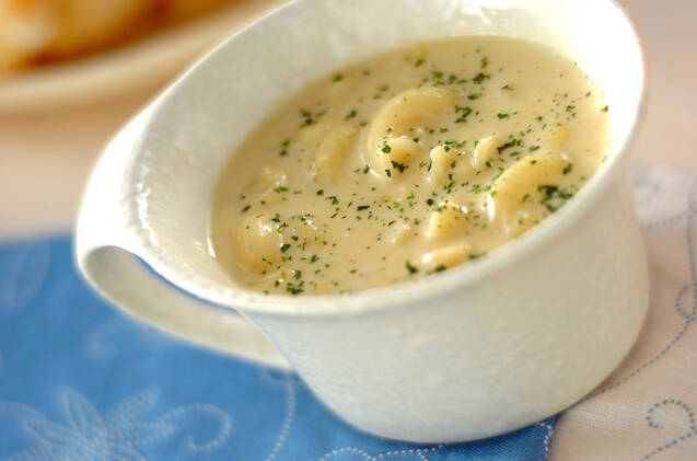 マカロニ入りコーンスープ