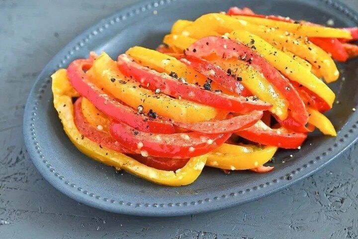 コンソメ入りパプリカの粉チーズ炒め