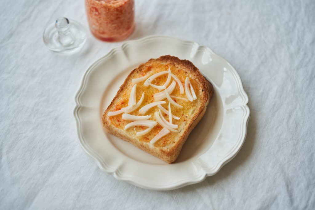発酵パプリカのオニオントースト