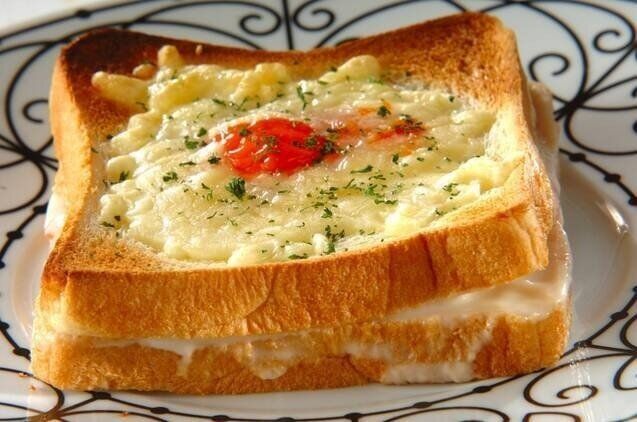 食パンを使ったクロックマダム