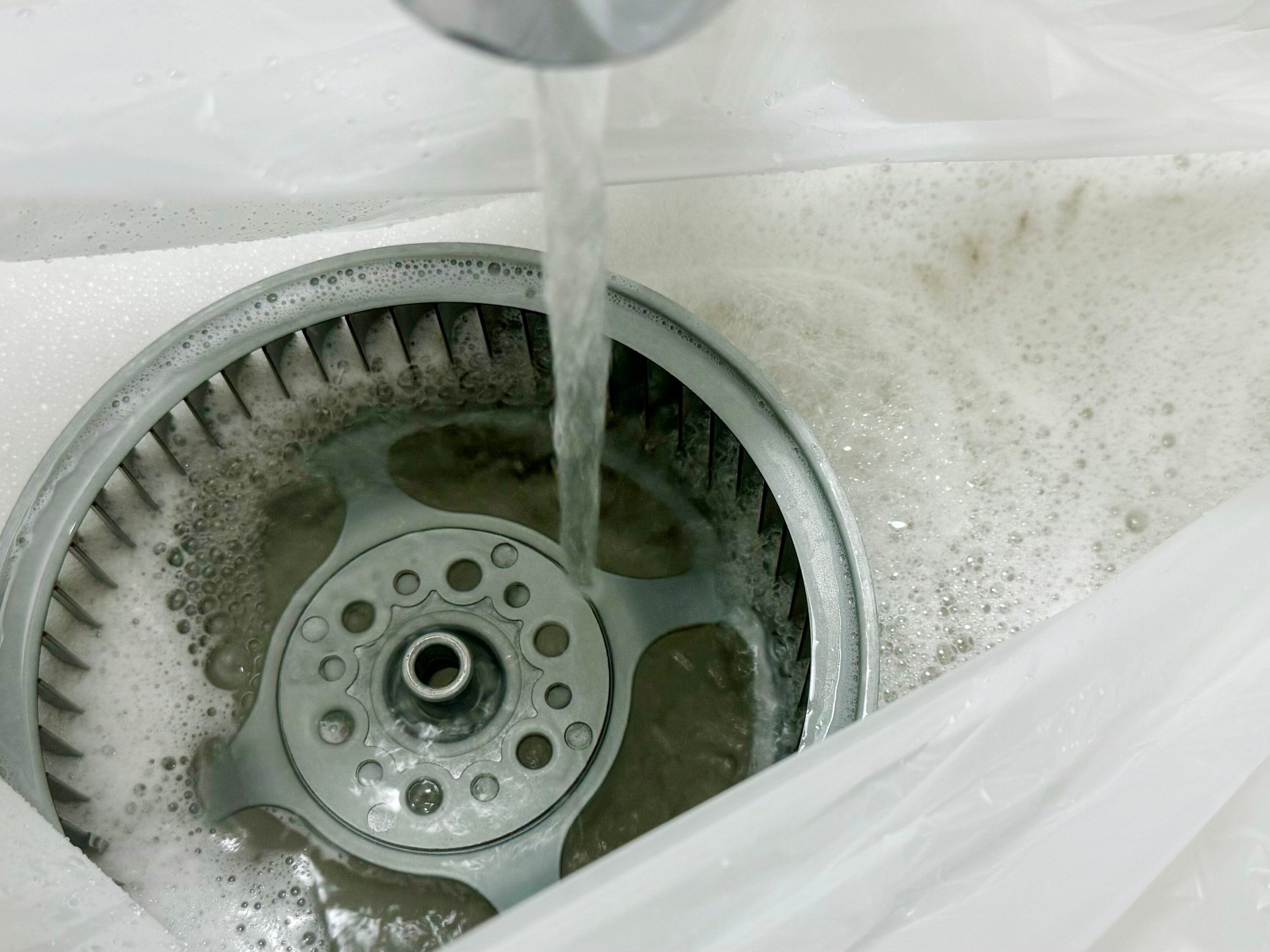 油汚れを落とすポイントはお湯を使って汚れをゆるめること