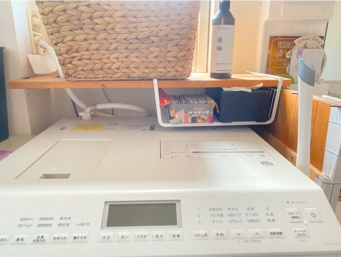 洗面所で吊り下げ収納